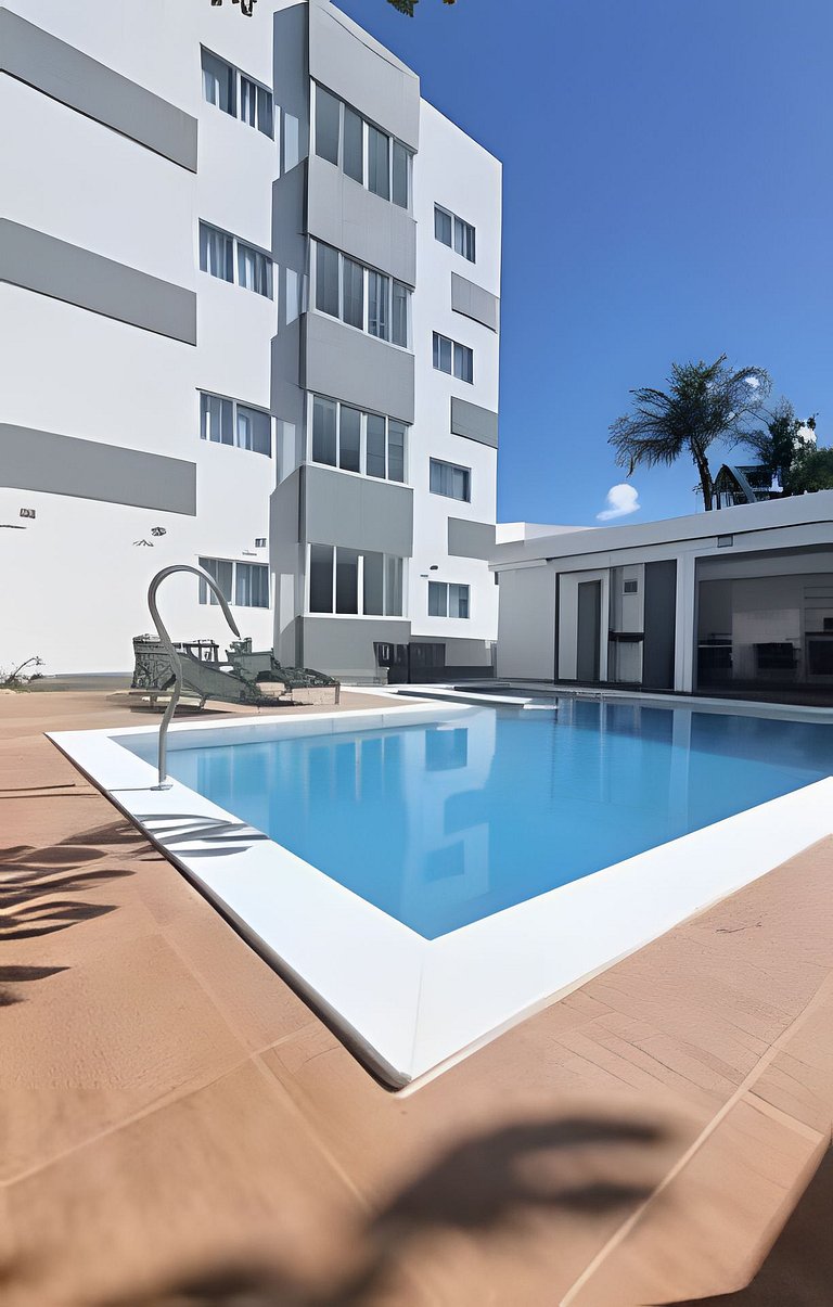 Vila dos Coqueiros, ap 302, 200 metros da praia.