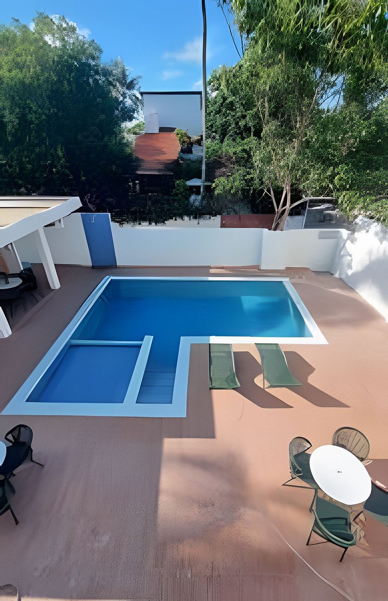 Vila dos Coqueiros, ap 302, 200 metros da praia.