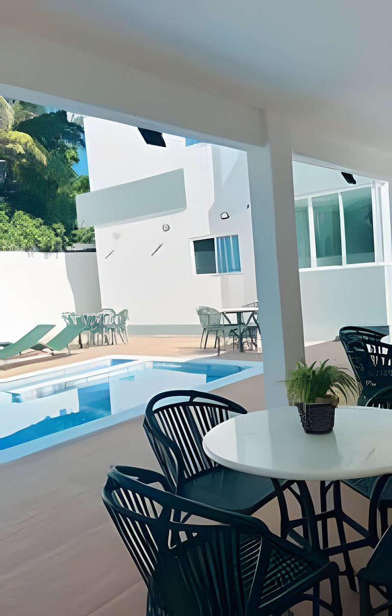 Vila dos Coqueiros, ap 302, 200 metros da praia.