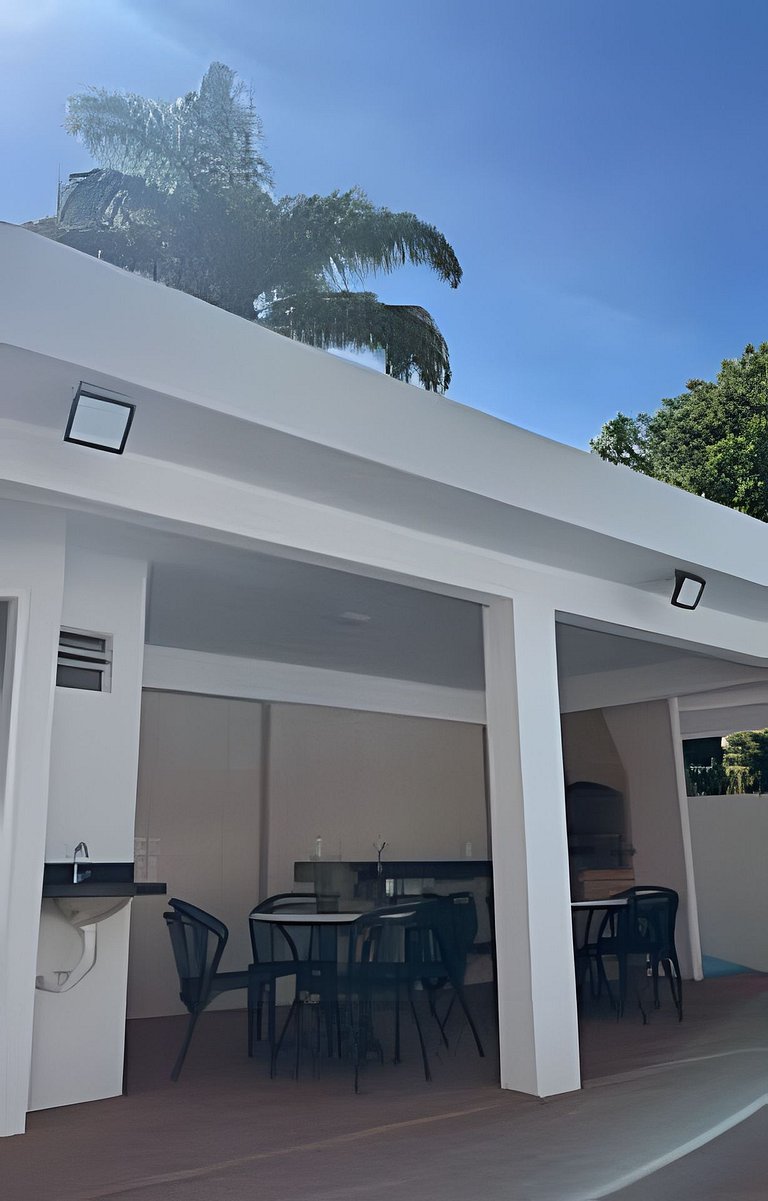 Vila dos Coqueiros, ap 302, 200 metros da praia.