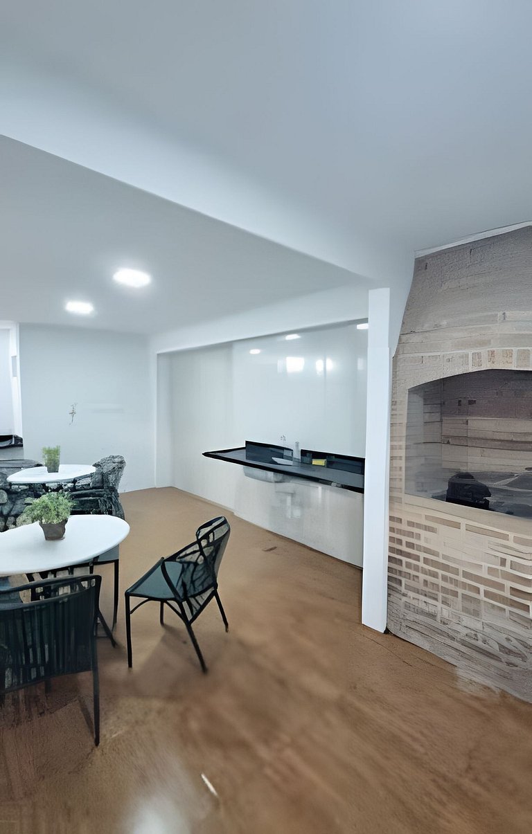 Vila dos Coqueiros, ap 202, 200 metros da praia.