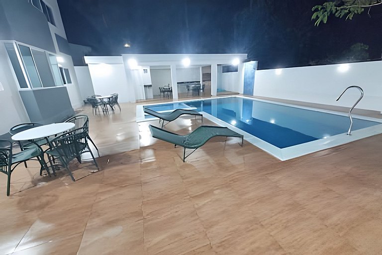 Vila dos Coqueiros, ap 002, 200 metros da praia.