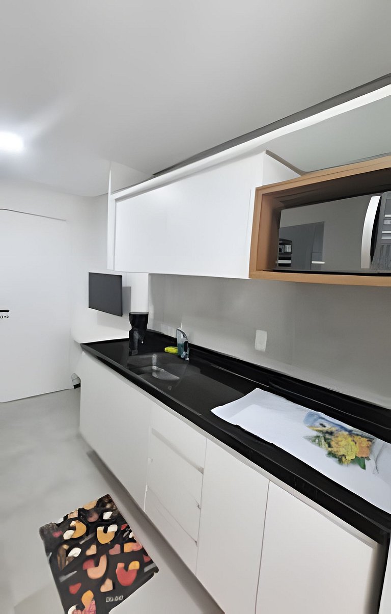 Vila dos Coqueiros, ap 002, 200 metros da praia.