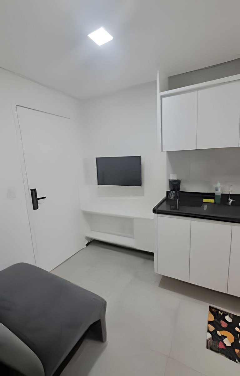 Vila dos Coqueiros, ap 002, 200 metros da praia.