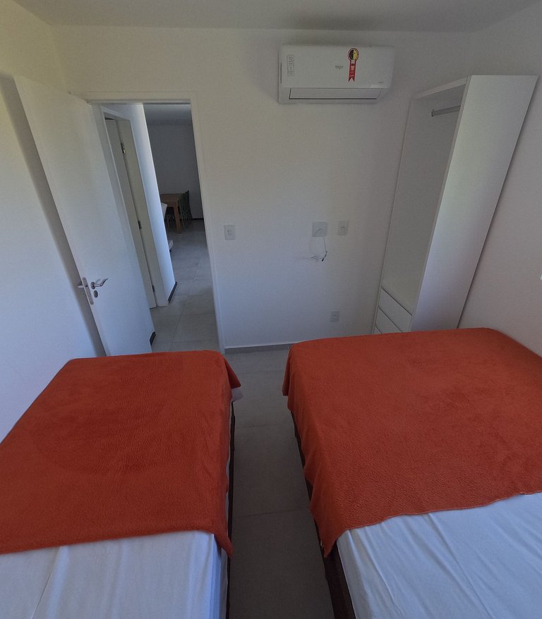 Vila dos Coqueiros, ap 201, 200 metros da praia.