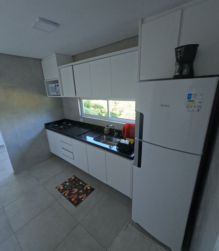 Vila dos Coqueiros, ap 205, 200 metros da praia.