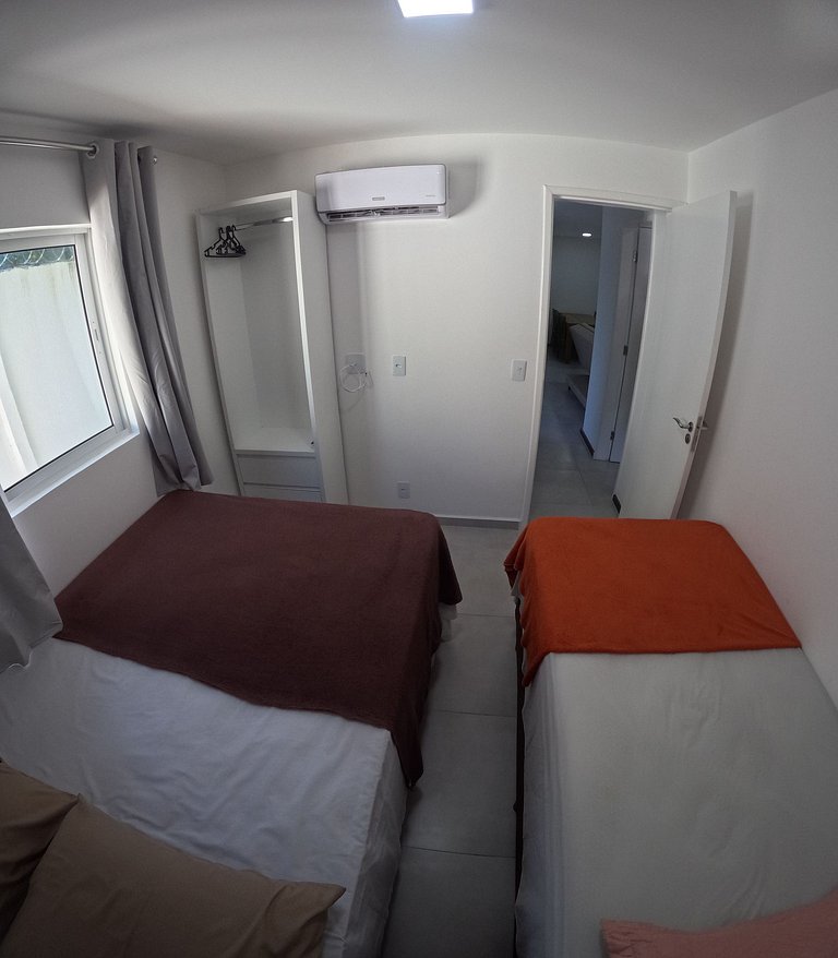 Vila dos Coqueiros, ap 205, 200 metros da praia.